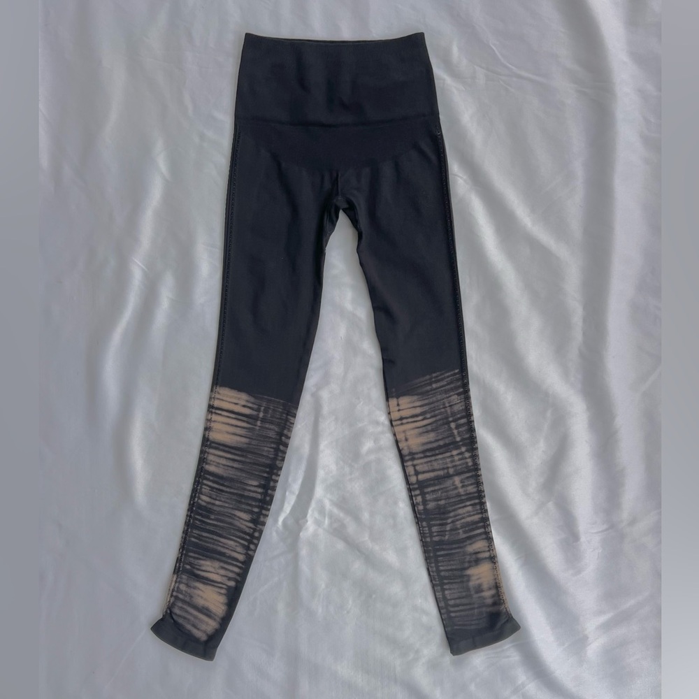 Free People Fp Movement Plum Blue Washed Barely There Yoga Legging Size XS Small - Picture 3 of 7